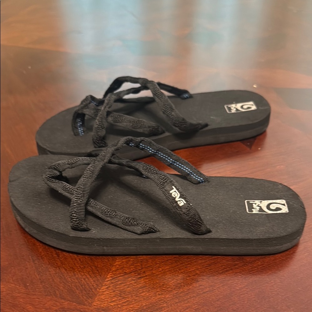 Teva Black Sporty Sandals with Cushioned Sole